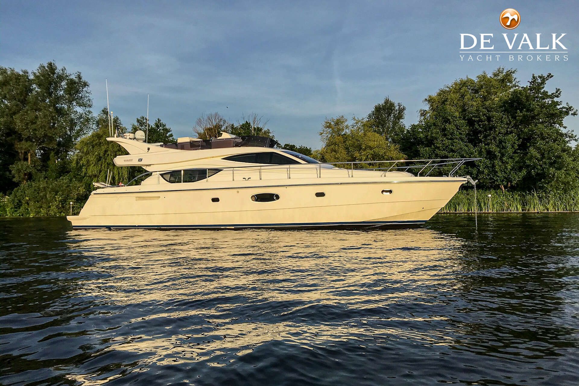 2005 Ferretti Yachts 550