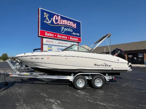 NauticStar 203 DC