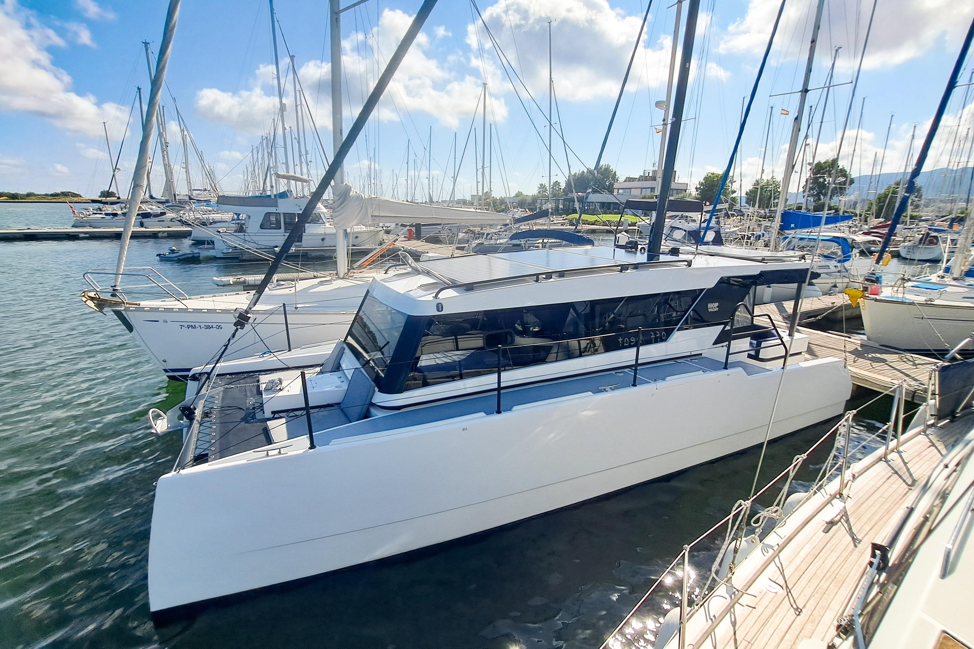 2025 HopYacht 30