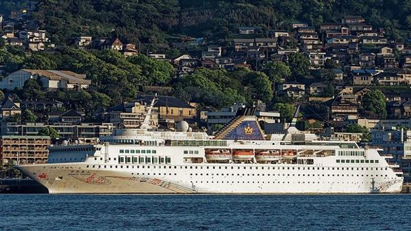2000 Blohm & Voss Cruise Ship