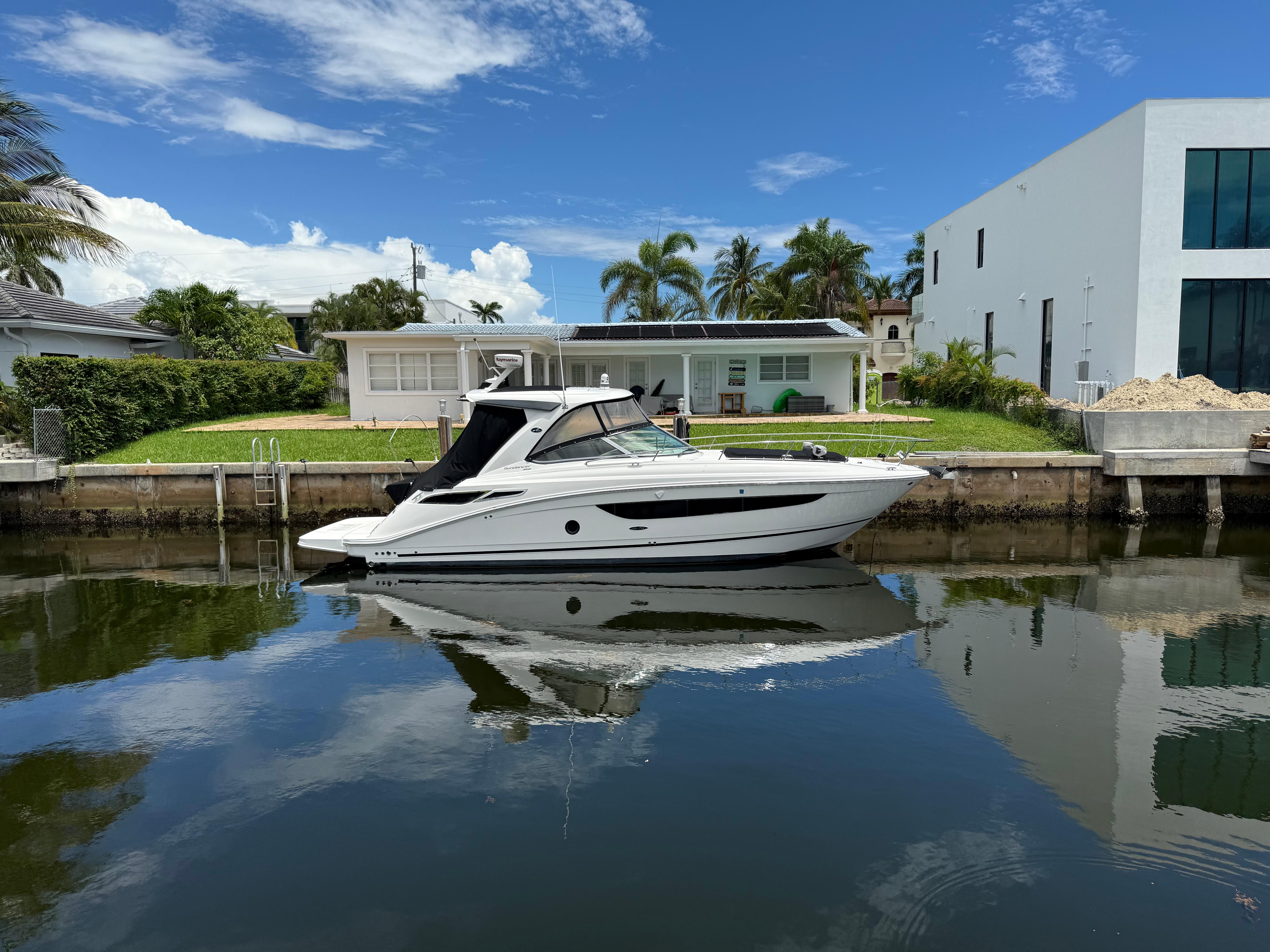 2016 Sea Ray 350 Sundancer
