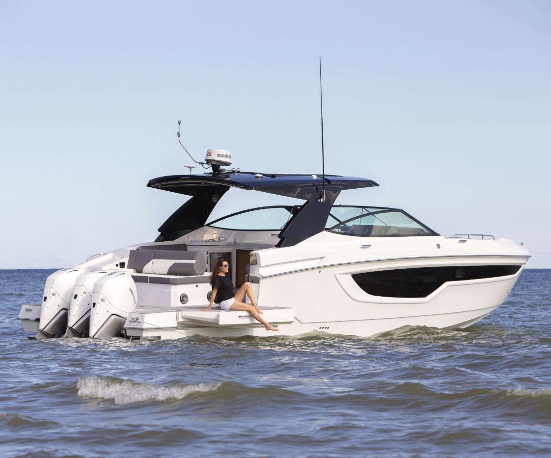 2020 Cruisers Yachts 38 GLS