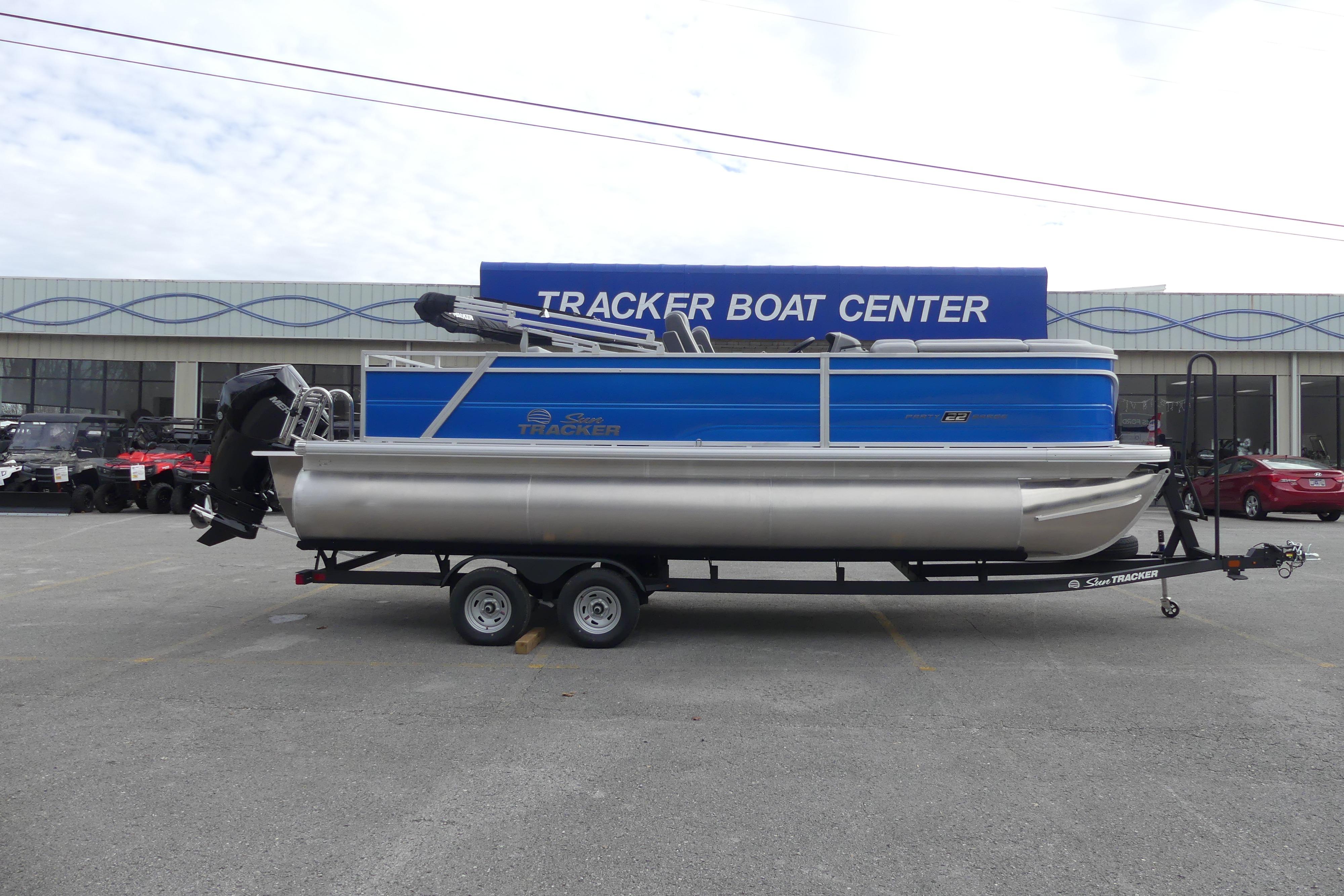 2026 Sun Tracker Party Barge 22 RF XP3