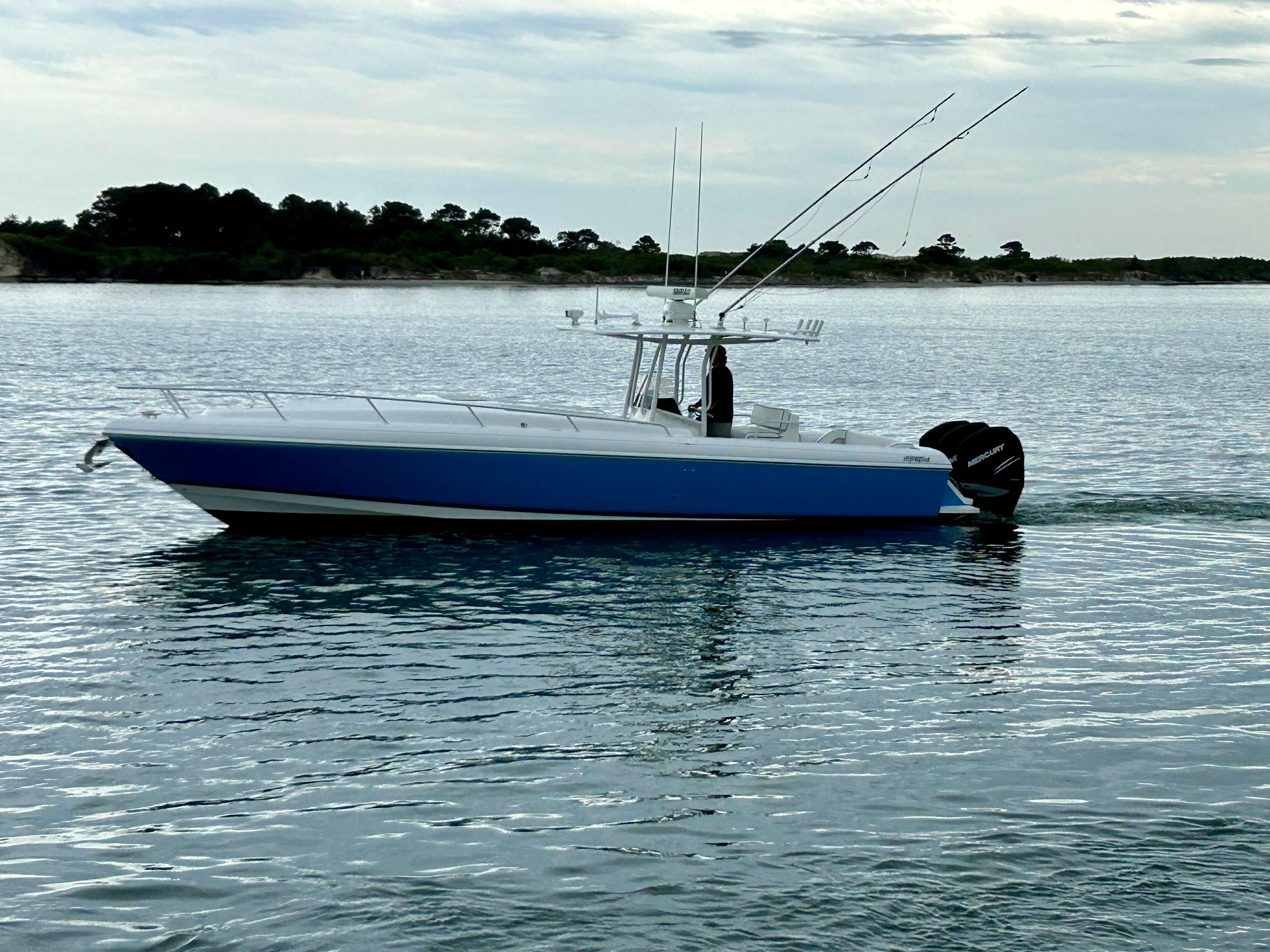 2005 Intrepid 370 Cuddy