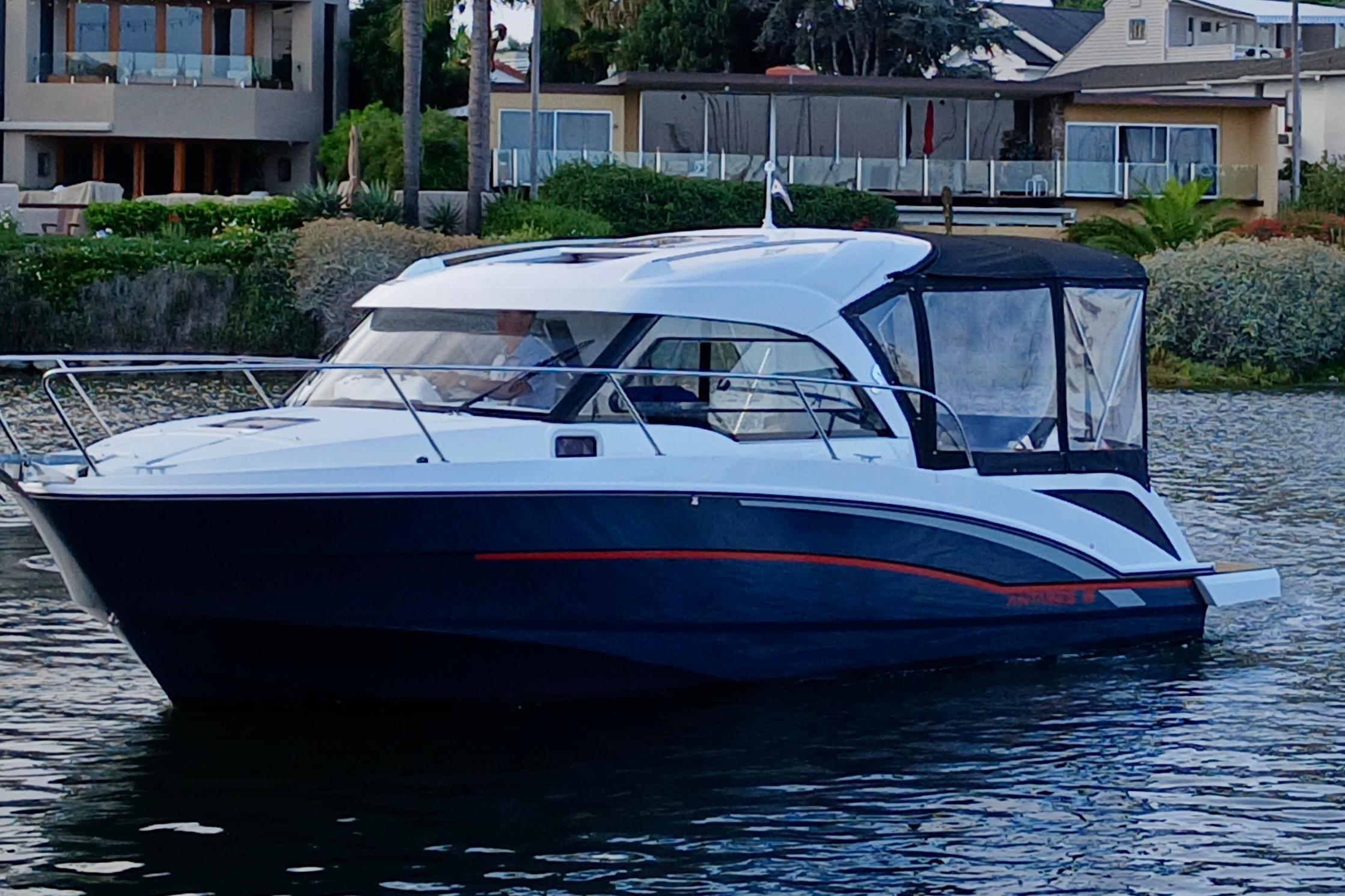 2021 Beneteau Antares 8