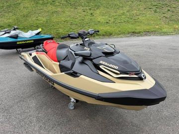 2025 Sea-Doo RXT-X 325 w/ Sound