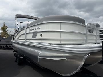 2026 Bennington M Swingback 22 MSB Tritoon