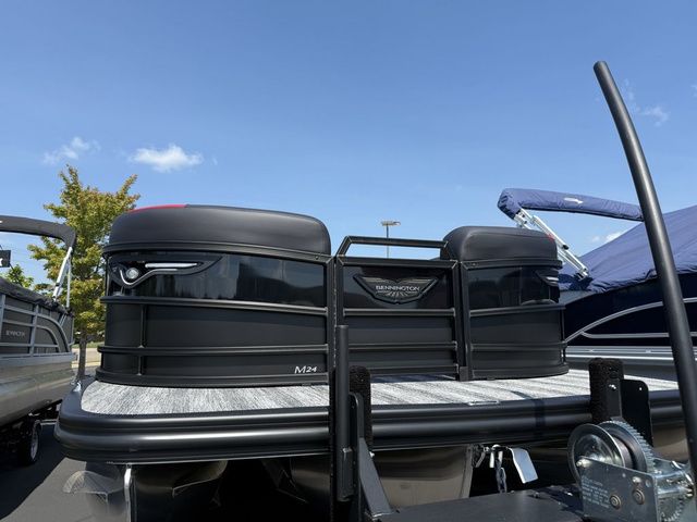 2026 Bennington M Quad Bench 24 MFB