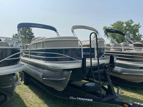 2019-sun-tracker-party-barge-