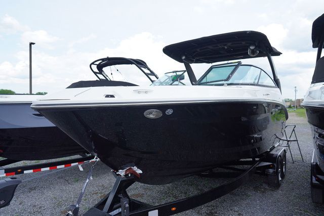 2024 Sea Ray SLX 260 Surf