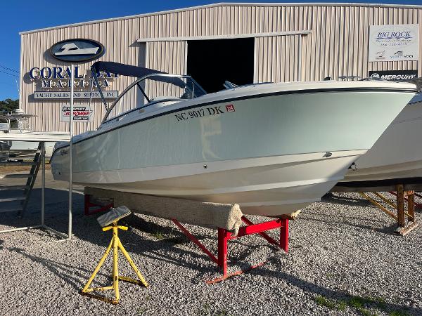 2008 Edgewater 205 CX