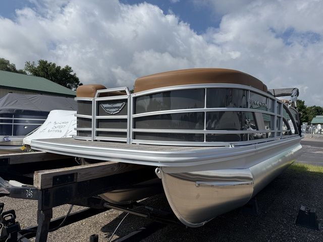 2026 Bennington M Quad Bench 22 MFB Tritoon