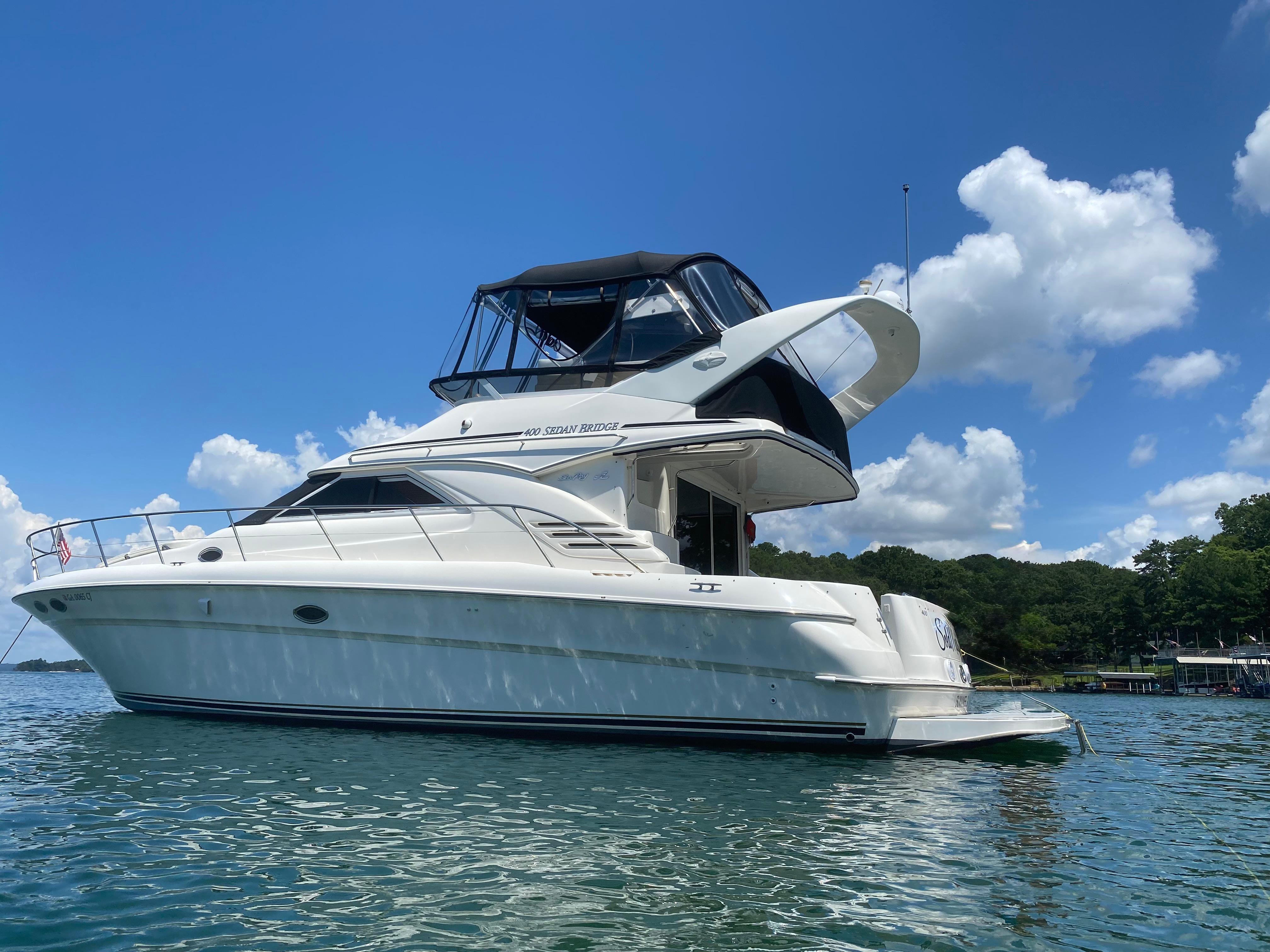 Sea Ray 400 Sedan Bridge
