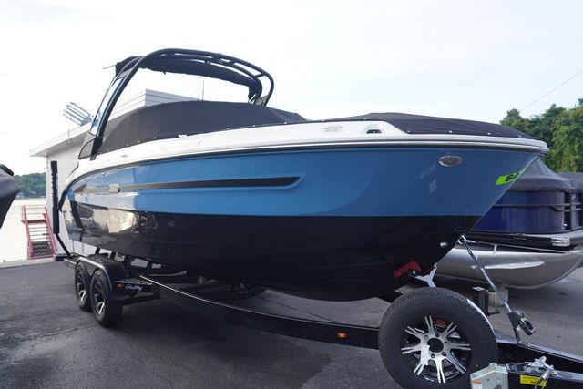 2025 Sea Ray SDX 250 Surf
