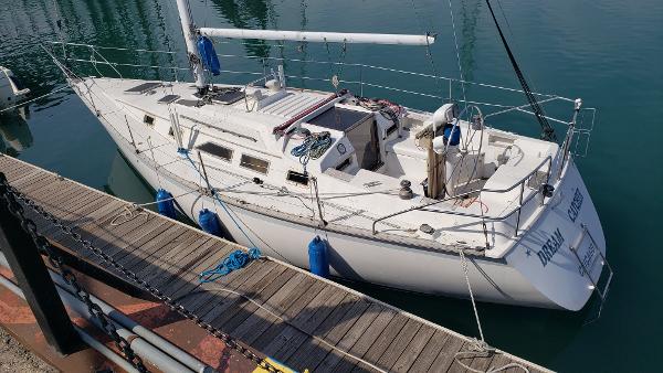 1983 Hunter 34