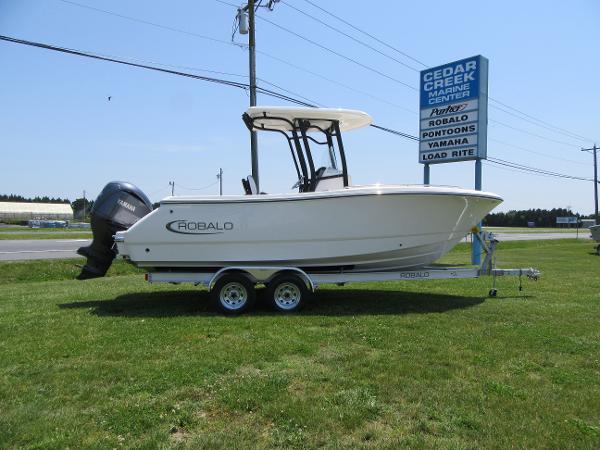 Robalo R230 Center Console 2023 Robalo R230 Center Console boat on trailer at Cedar Creek Marine Center.
