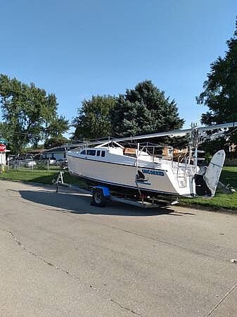 Hunter 23.5 1997 Hunter 23.5 for sale in Council Bluffs, IA