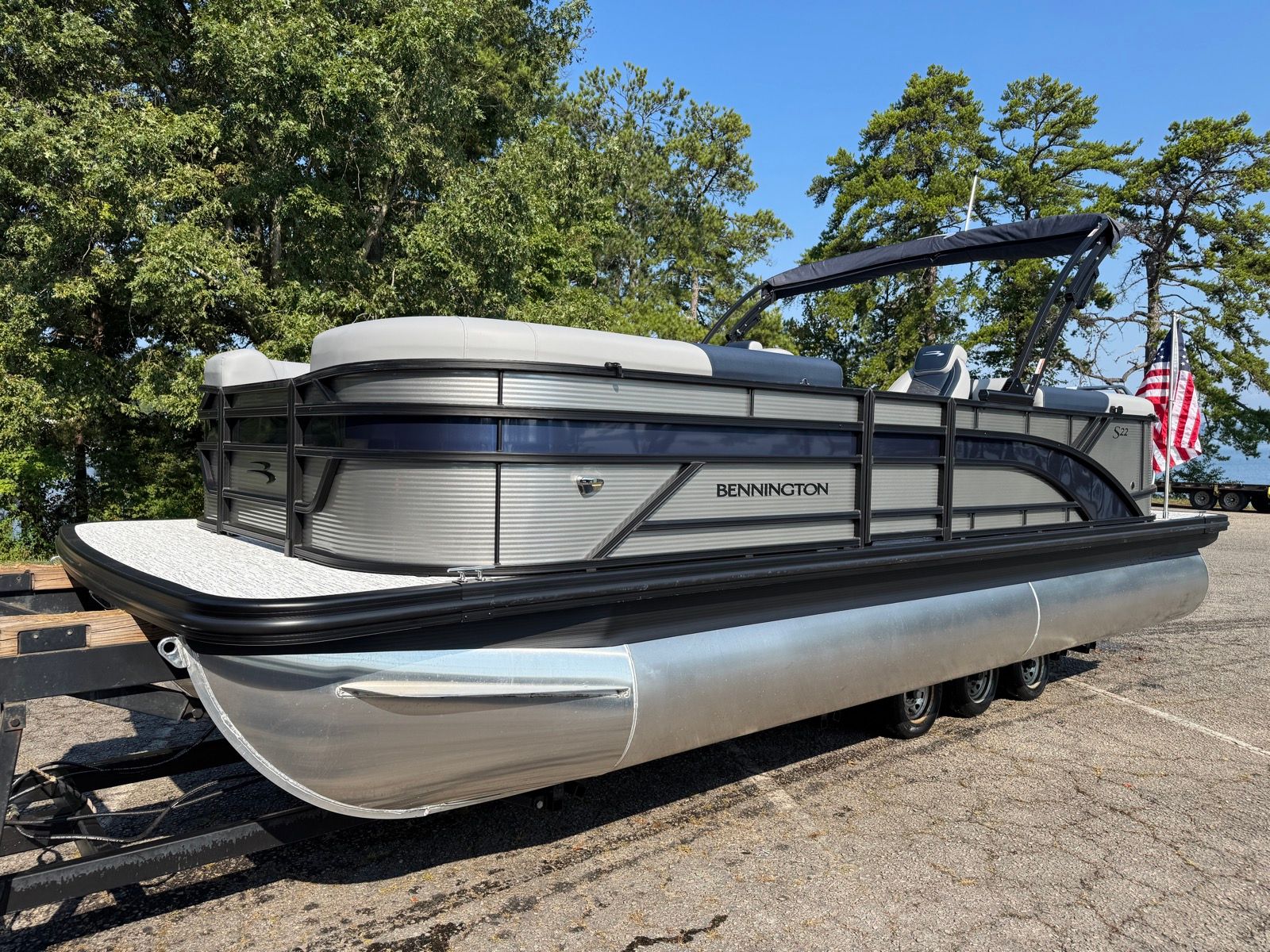 Bennington 22SSR