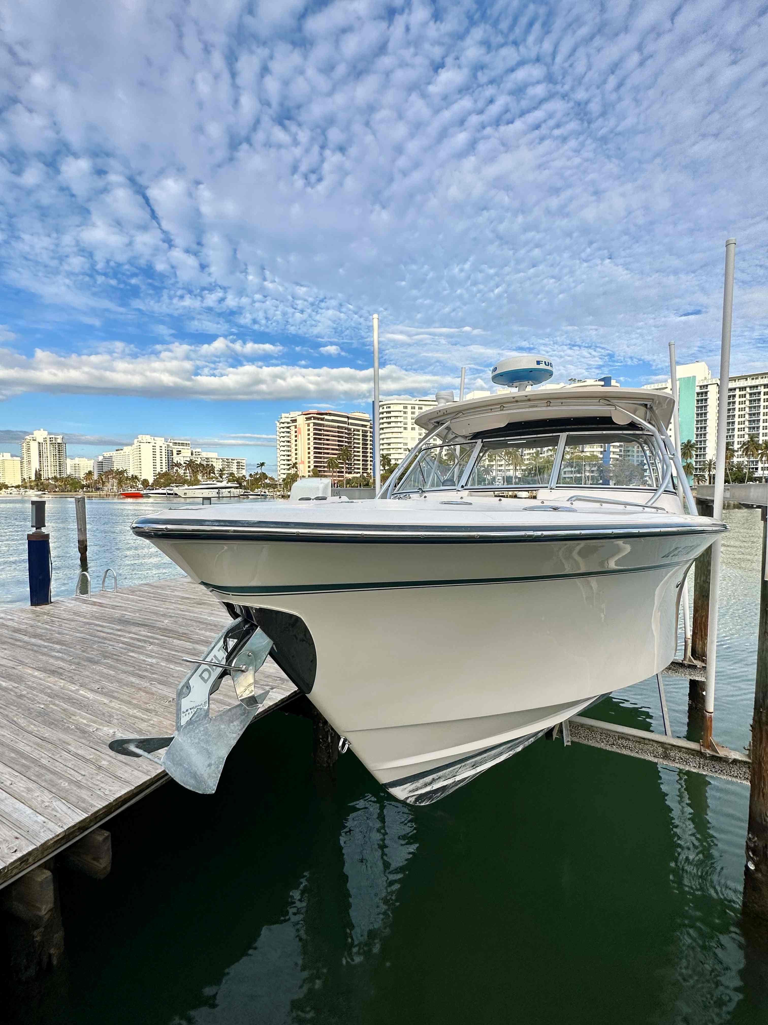 2010 Grady-White Freedom 307