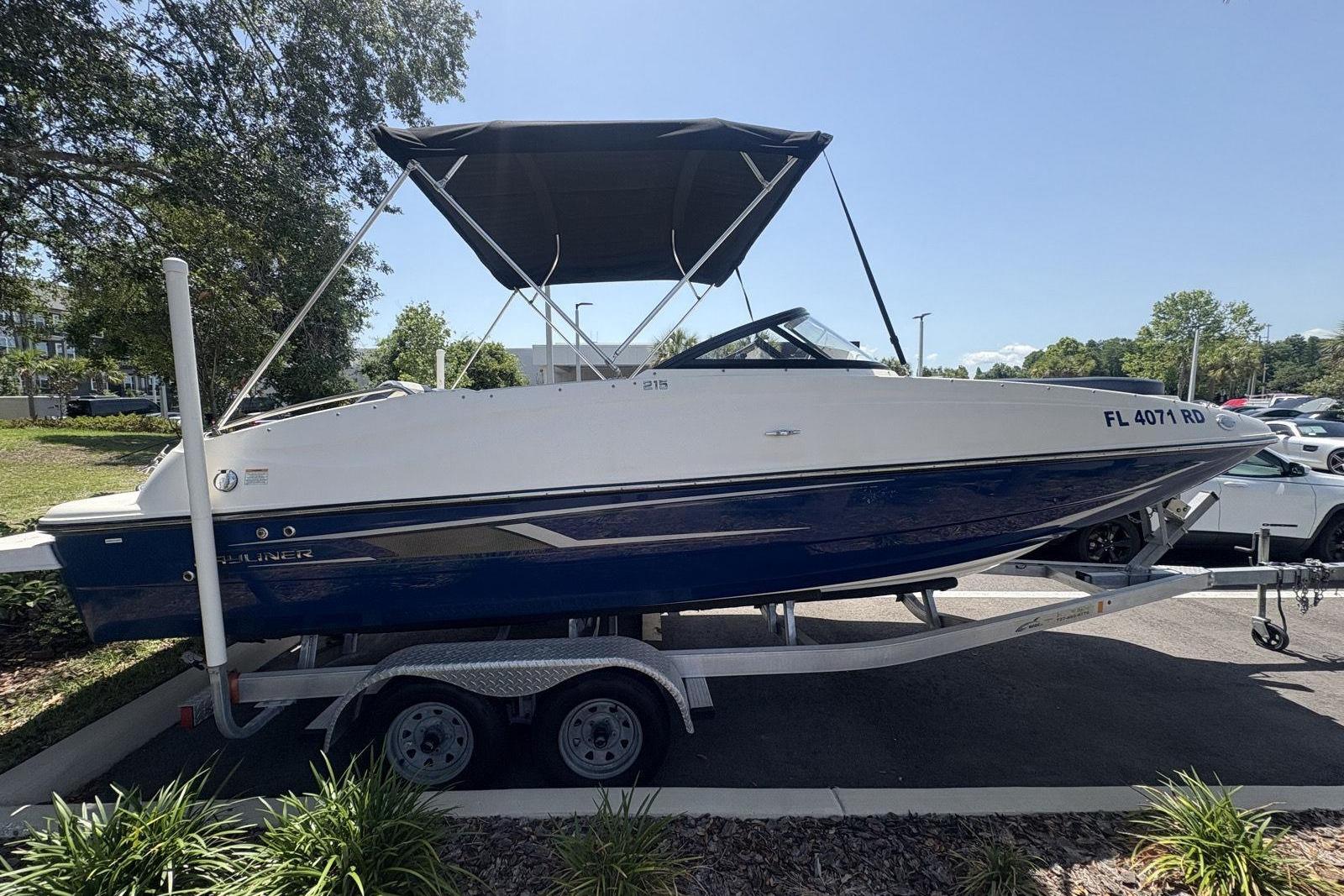 2016 Bayliner 215 Deck Boat
