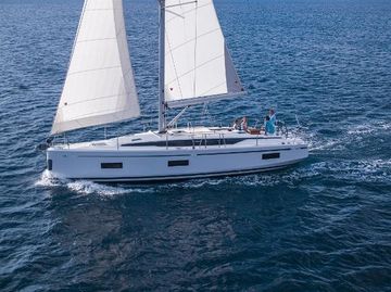 2022 Bavaria C42