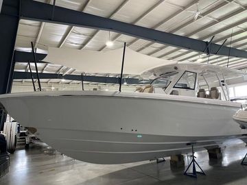 2024 Everglades 395 Center Console