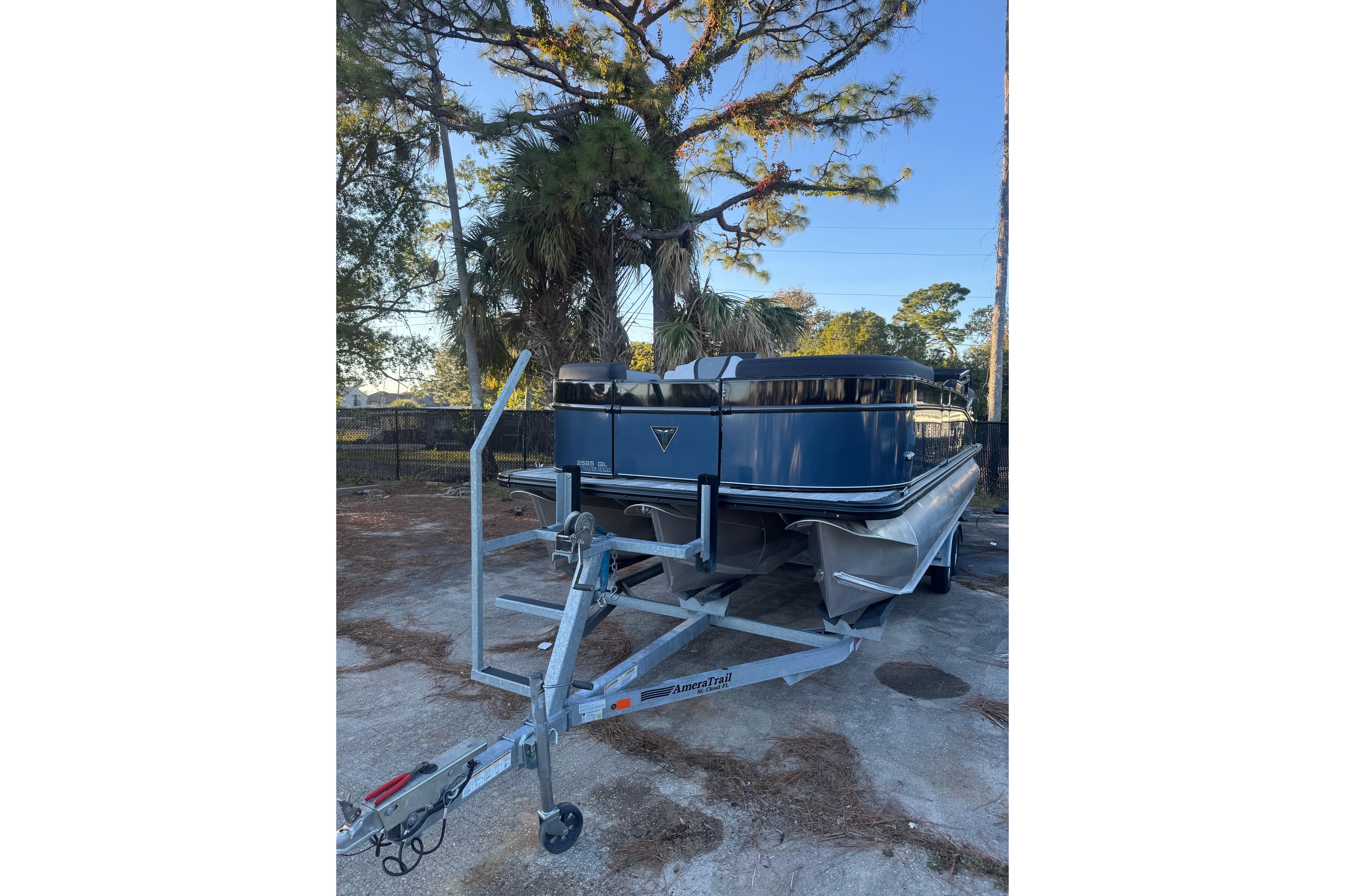 2026 Tahoe Pontoon CASCASE QUAD LOUNGER