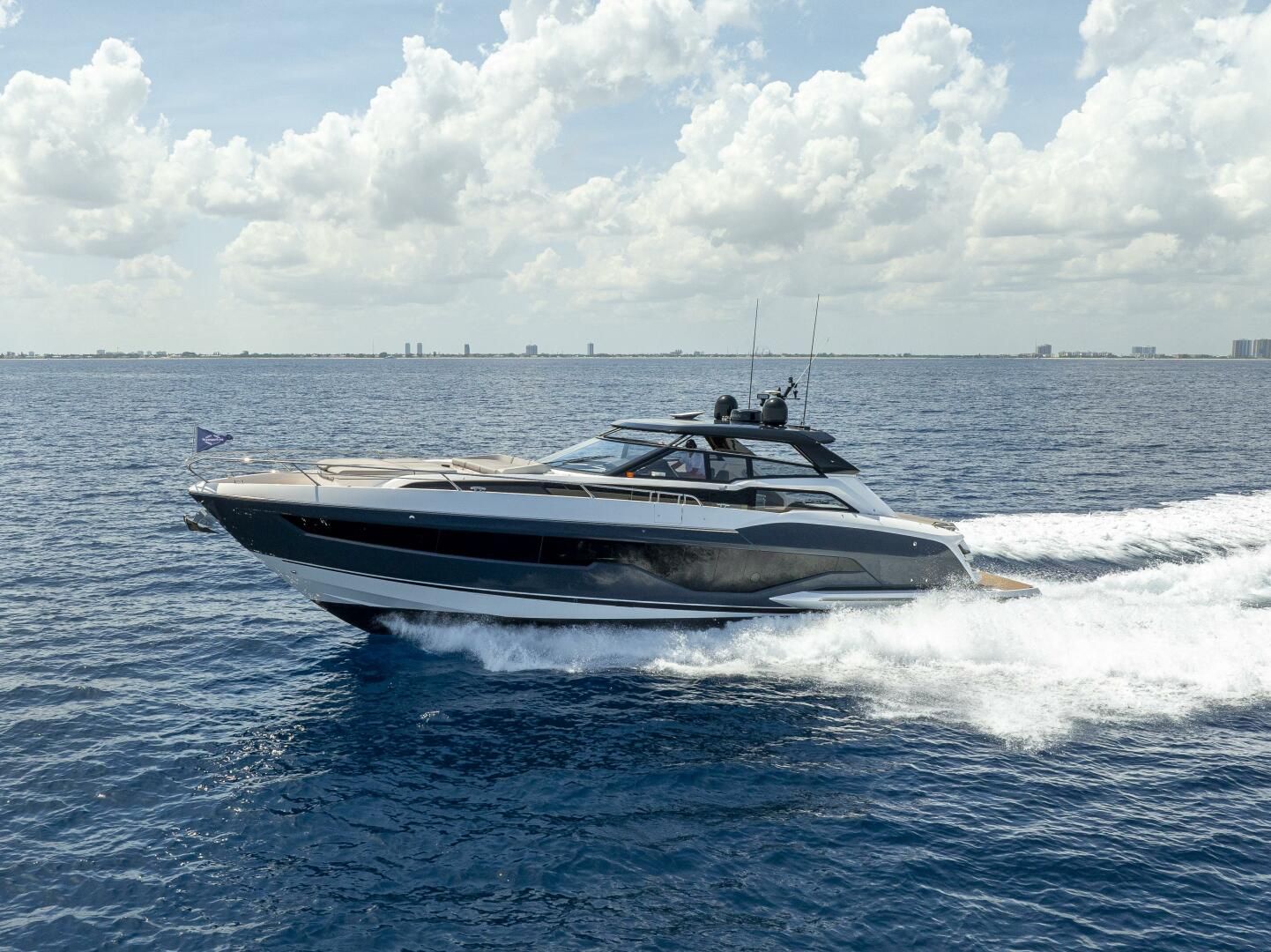2024 Sunseeker Superhawk 55