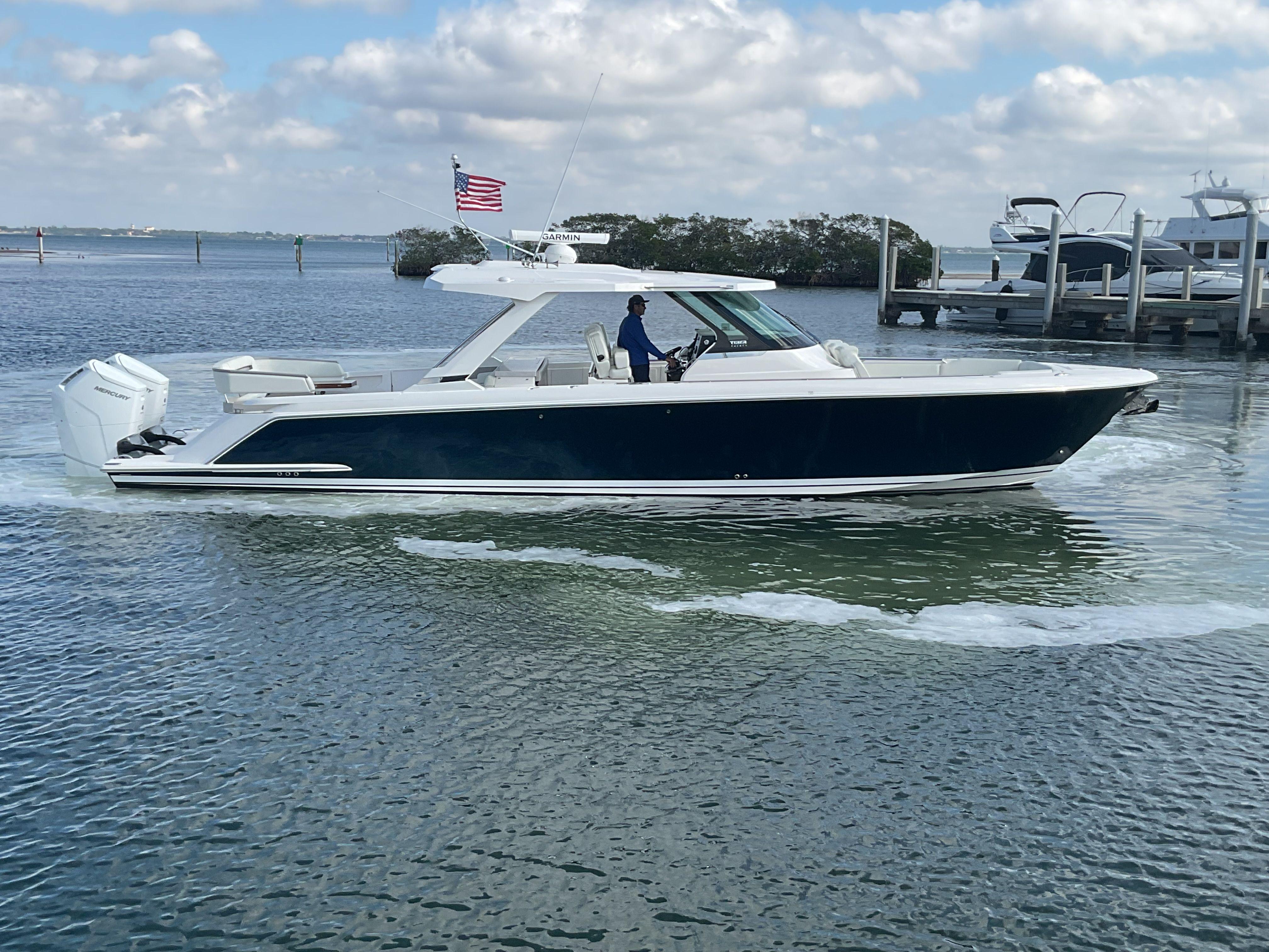 2022 Tiara Yachts 43 LS