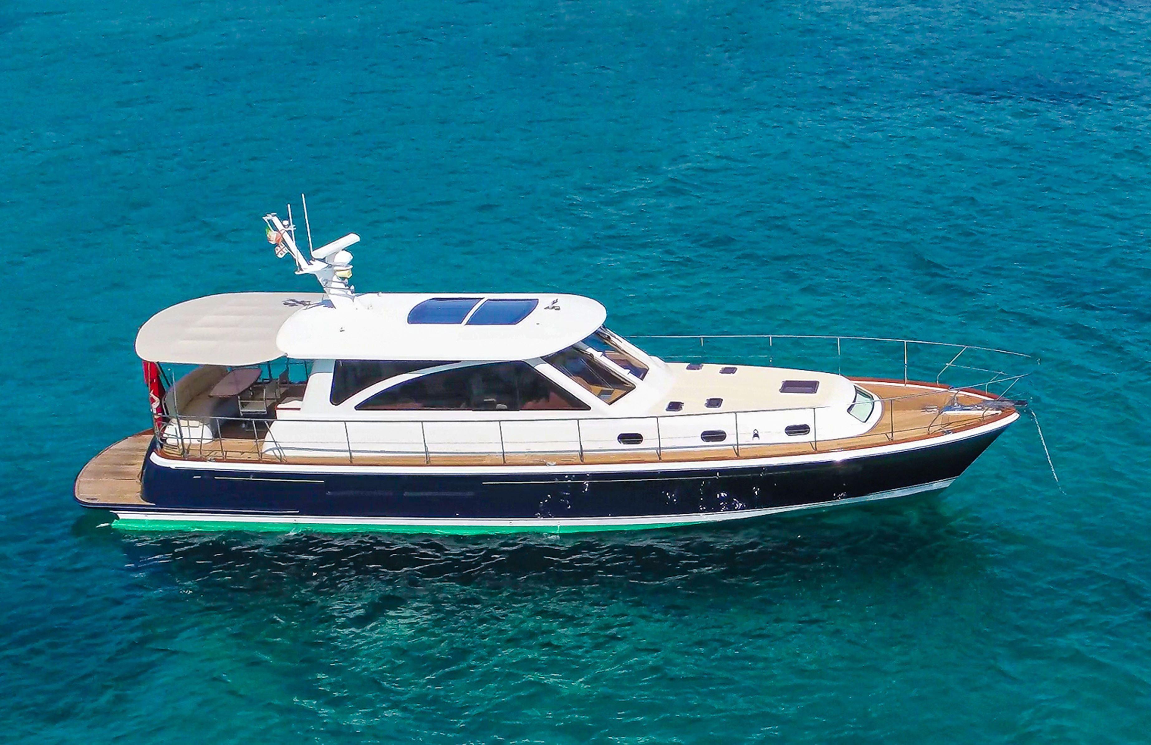 2010 Hunt Yachts 52