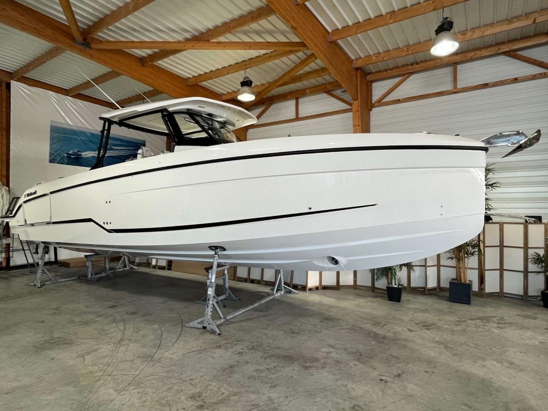 2025 Wellcraft 38 T-Top