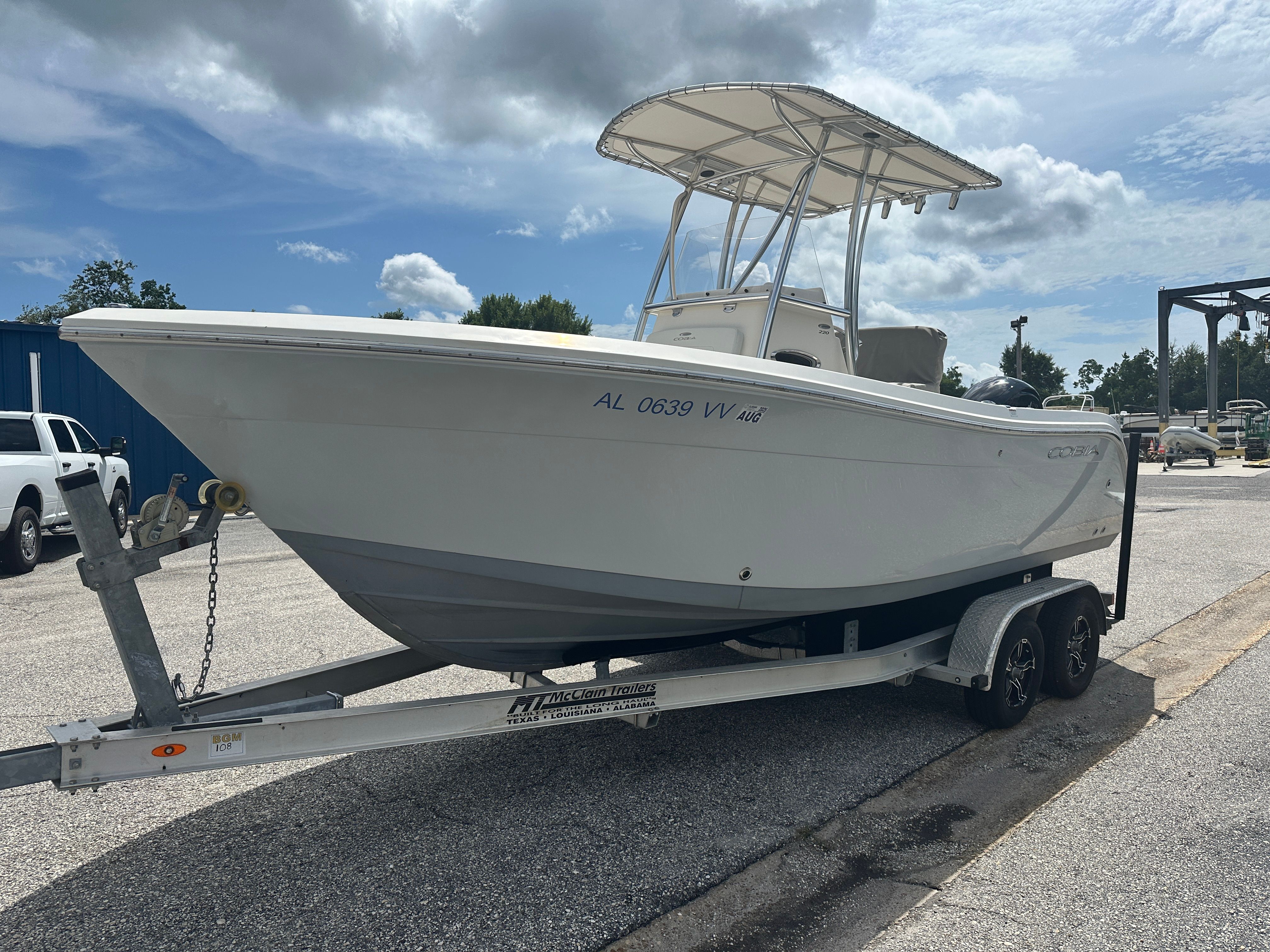 2020 Cobia 220 CC
