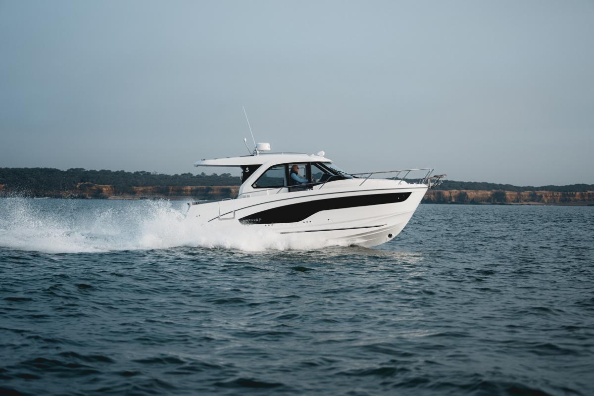 2025 Beneteau Antares 9 OB V2