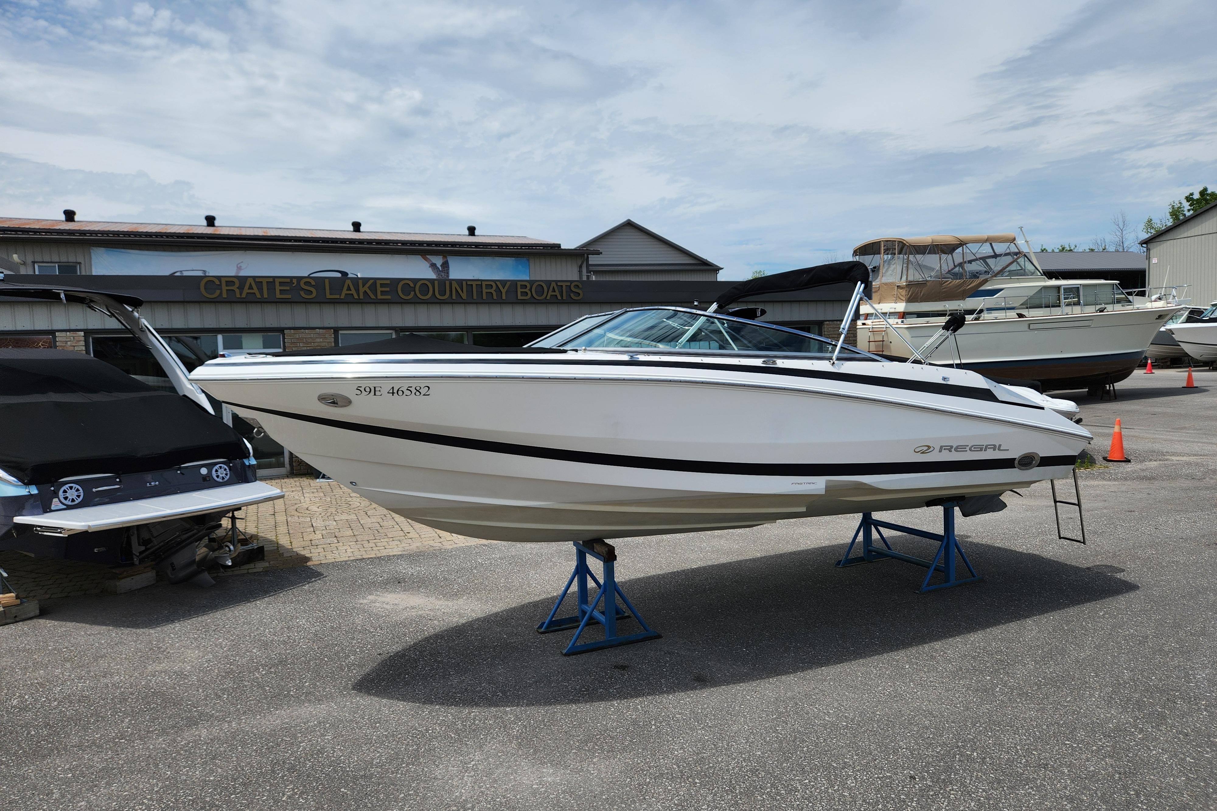 Regal 2200 Bowrider 2006 Regal 2200 Bowrider boat displayed at Crate's Lake Country Boats dealership.