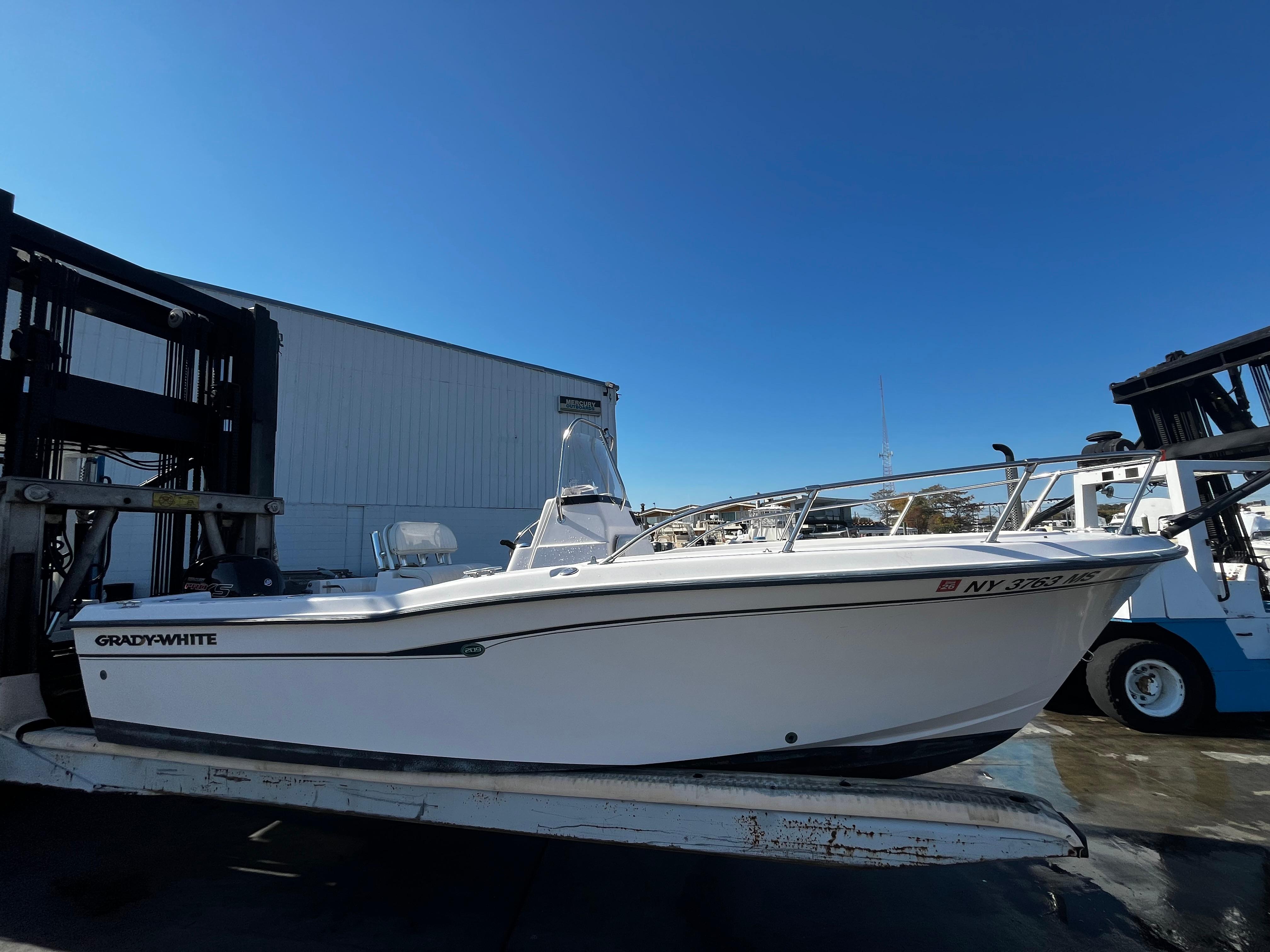 1999 Grady-White 209 ESCAPE