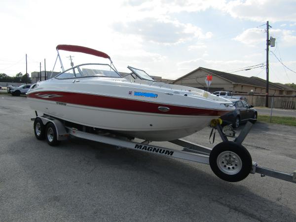 2010 Stingray 235 DR