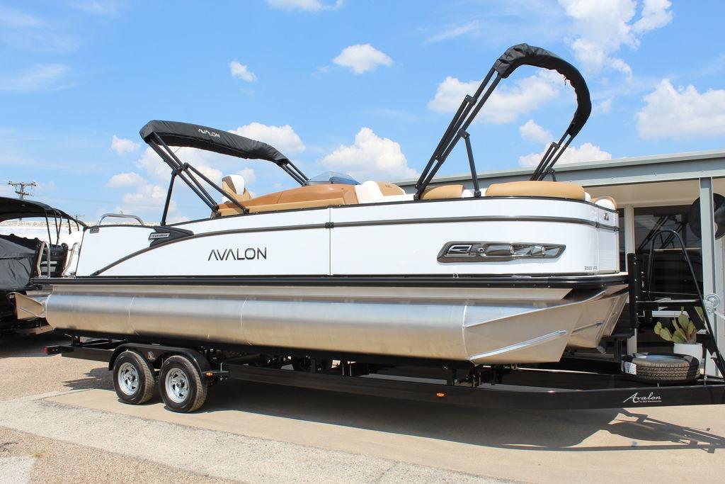2026 Avalon Catalina Versatile Rear Bench 25 FT