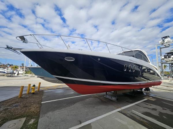 Cruisers Yachts 390 Sports Coupe