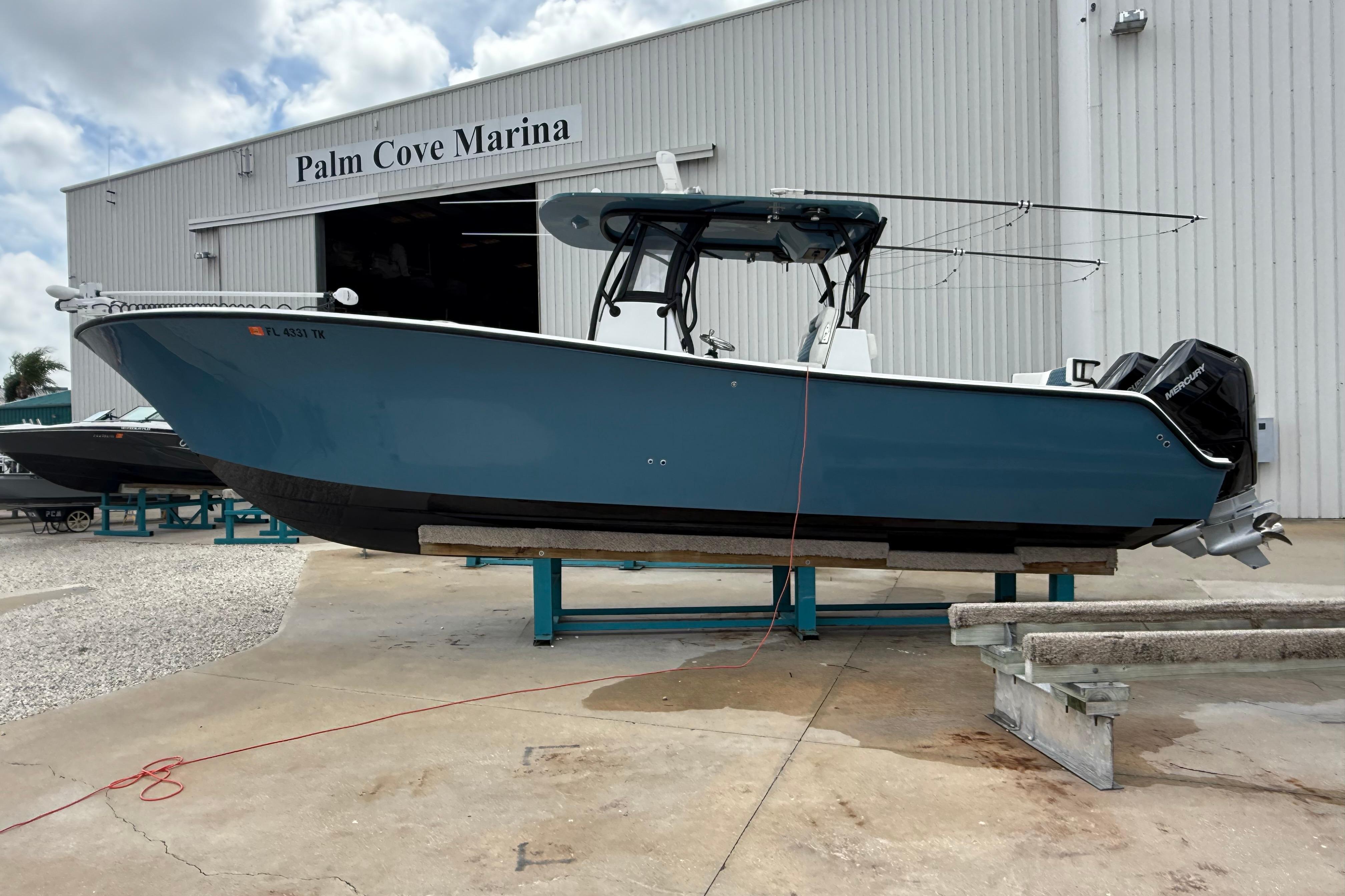 2023 Front Runner 33 CC