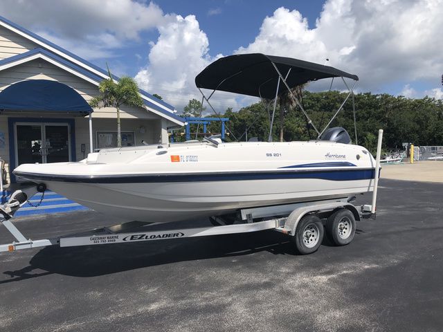 2021 Hurricane SunDeck Sport 201 OB