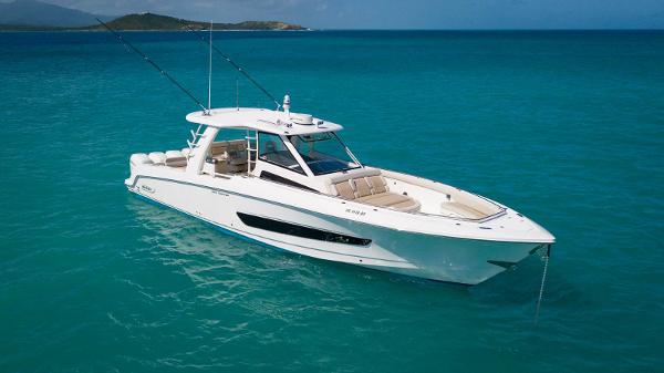 Boston Whaler 420 Outrage
