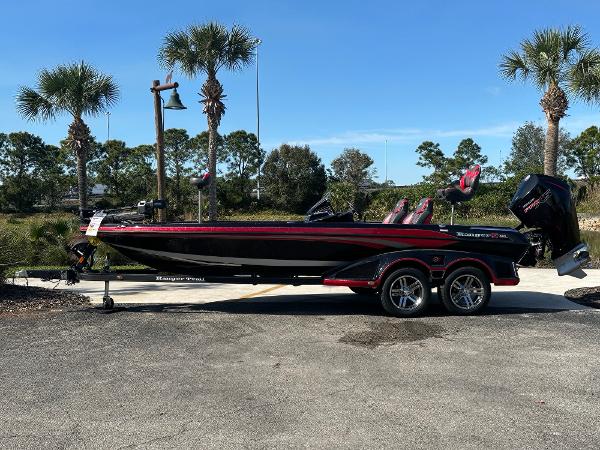Ranger Z521R Ranger Cup Equipped 2024 Ranger Z521R Ranger Cup Equipped boat in a scenic outdoor setting.
