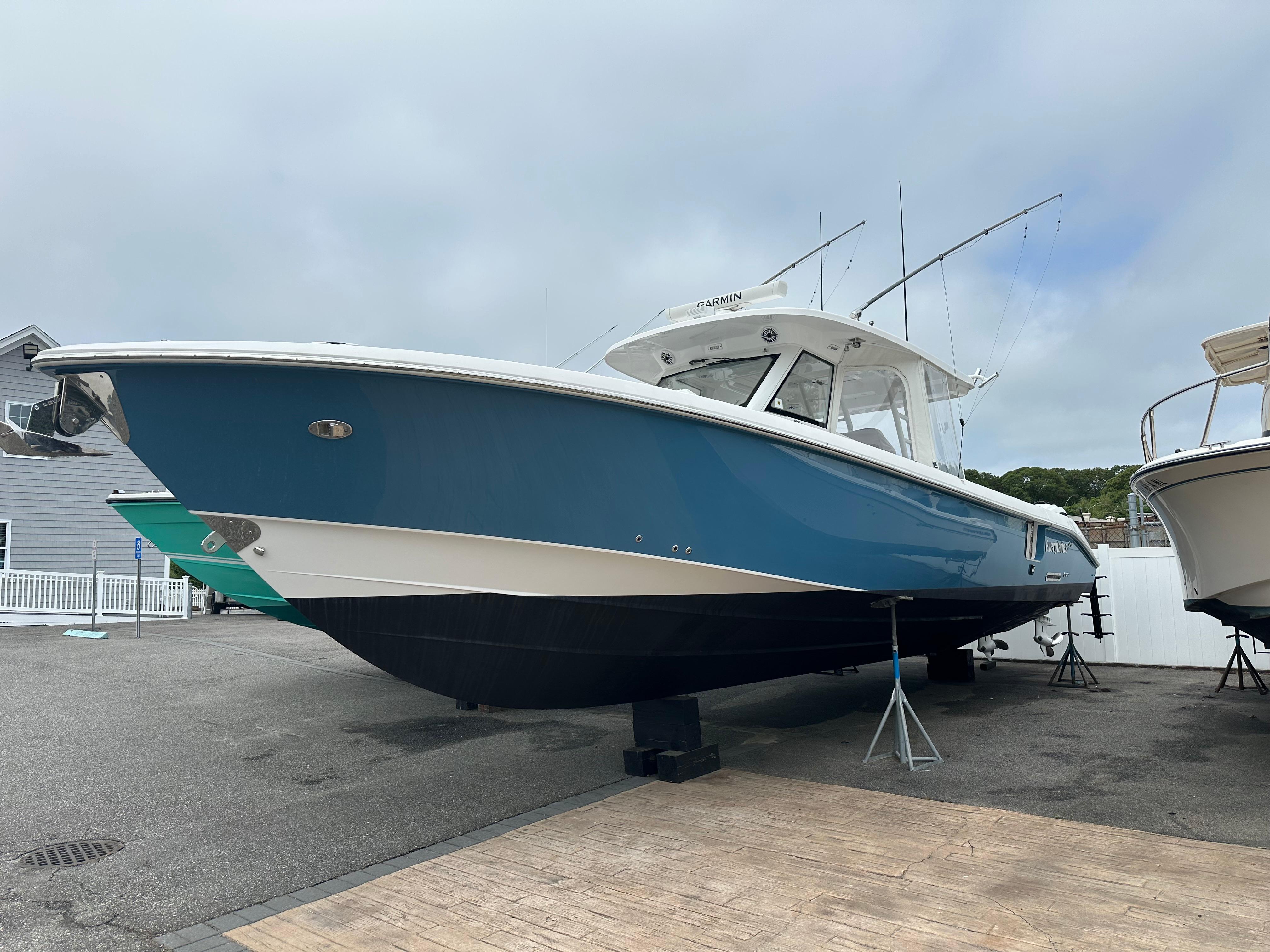 Everglades 395 Center Console