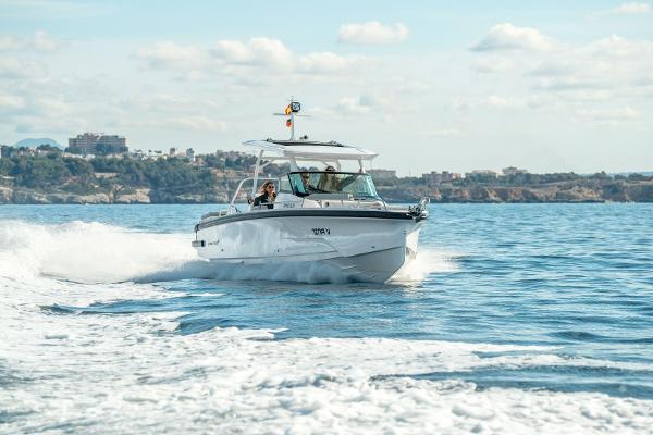 2025 Axopar 29 Sun Top