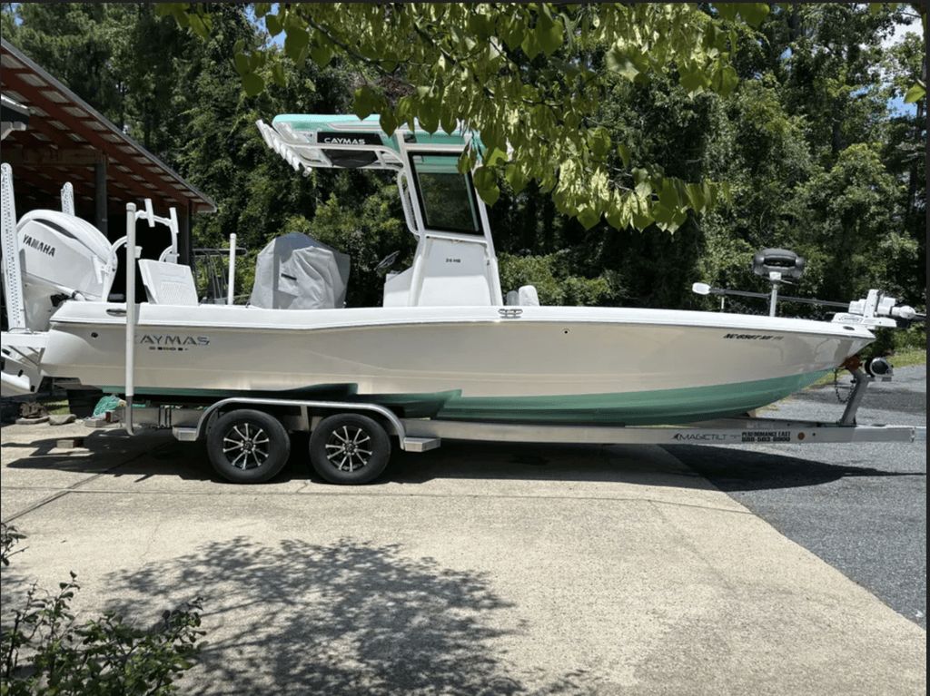 2025 Caymas 26 HB