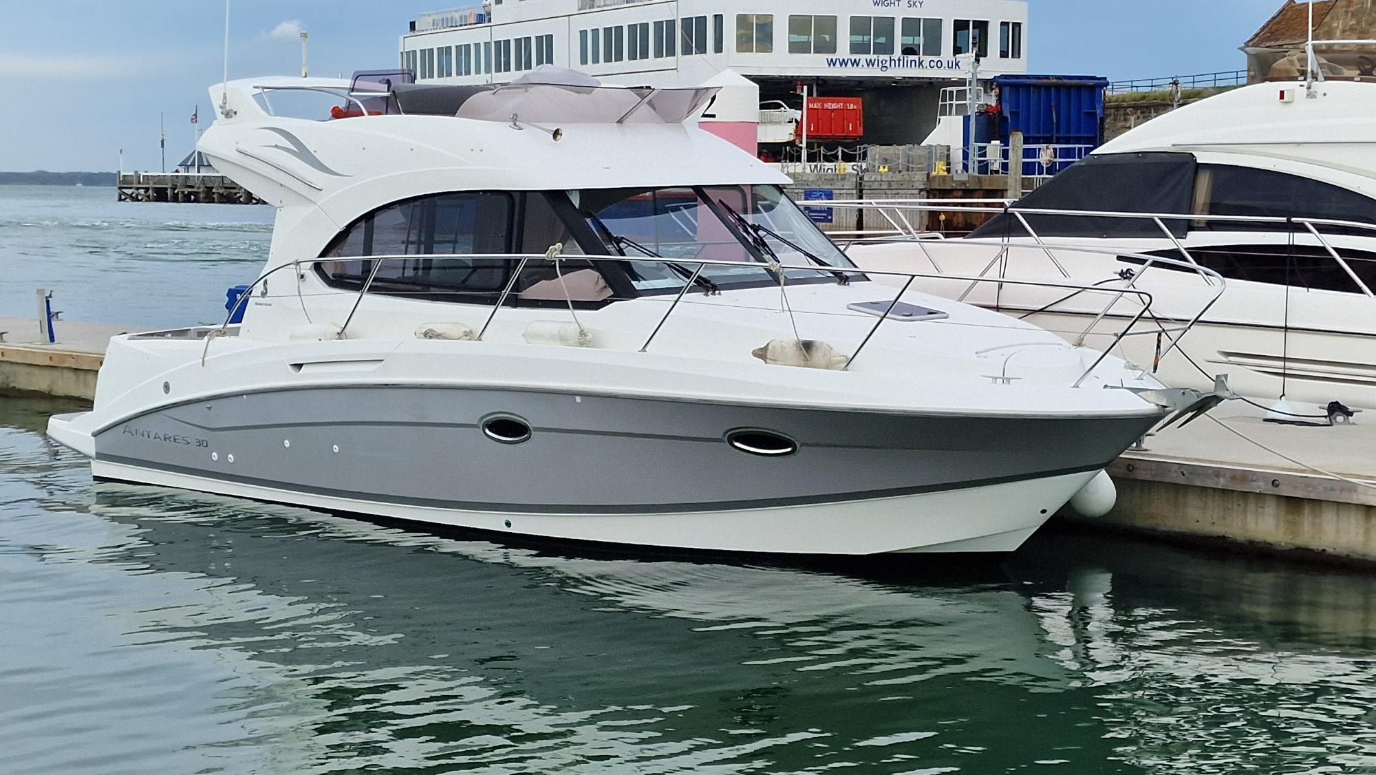 2016 Beneteau ANTARES 30 FLY, Lymington Hampshire - boats.com