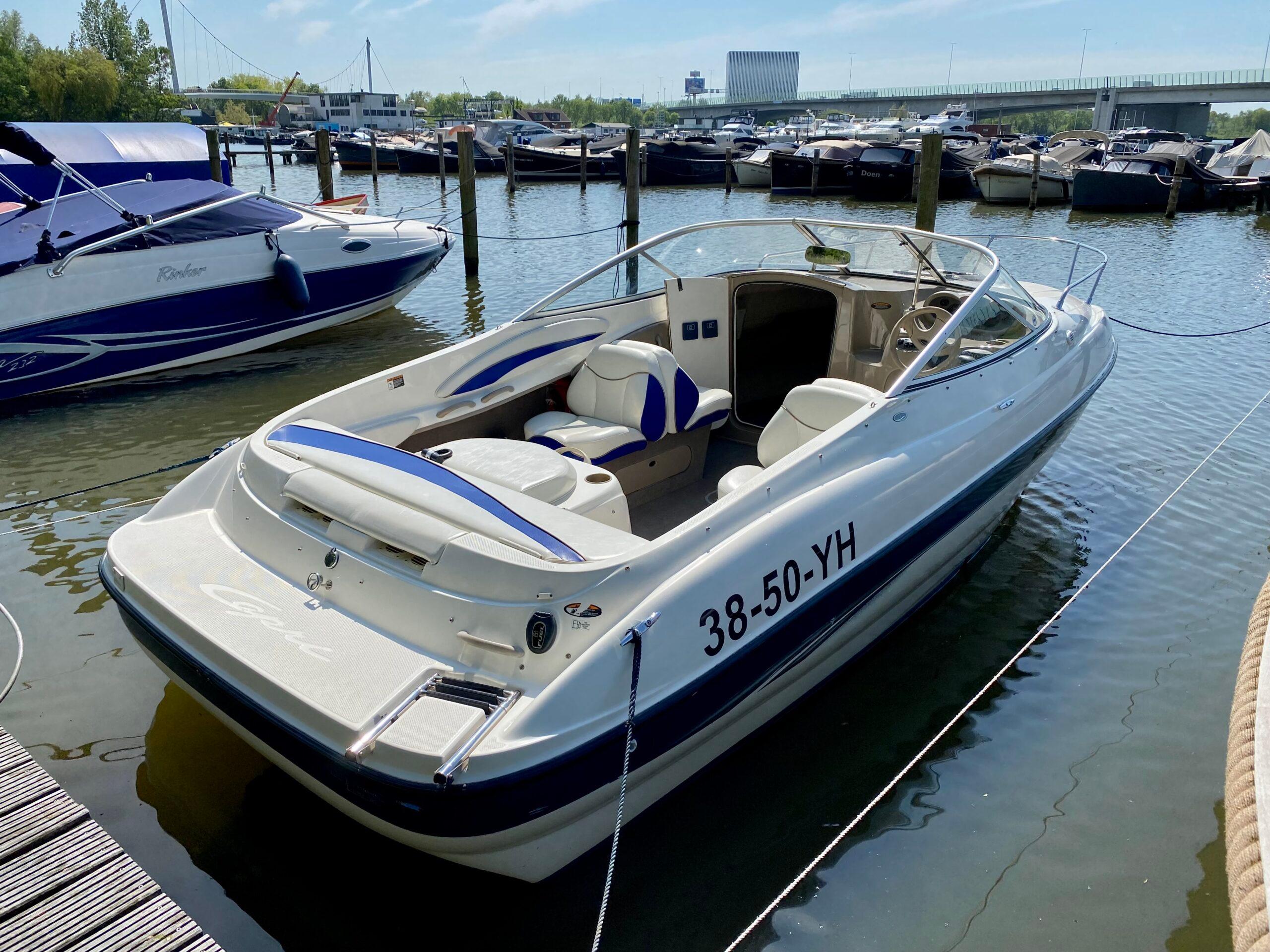 Bayliner 212 Capri Cuddy
