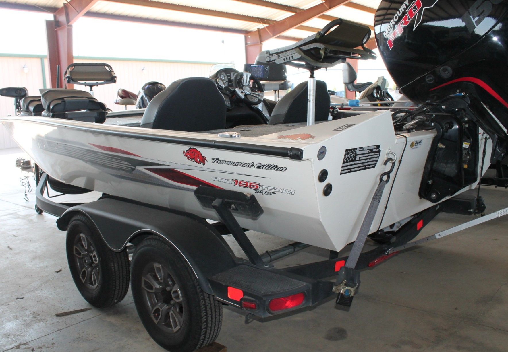 2022 Tracker Pro Team 195 TXW