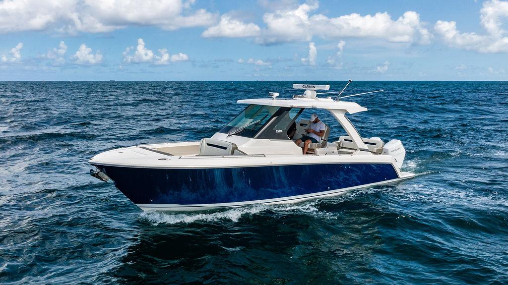 2023 Tiara Yachts 34 LS