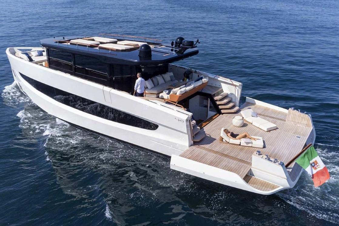 Evo Yachts V8 Luxury Evo Yachts V8 2026 cruising on open water, featuring spacious deck and modern design.
